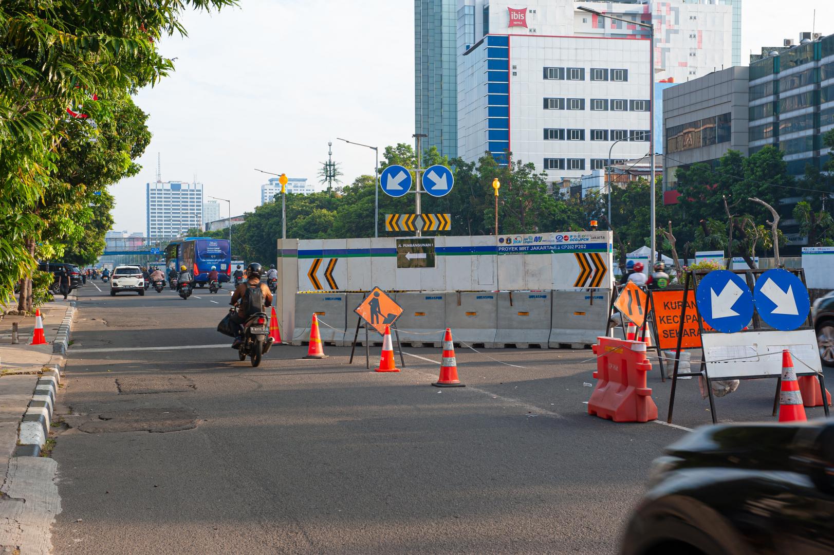 Manajemen Rekayasa Lalu Lintas Di Jalan Gajah Mada Dan Hayam Wuruk ...